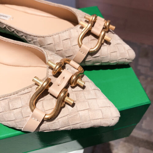 High Quality Luxury Bv Flat Sandals Womens – Style 59526 product detail