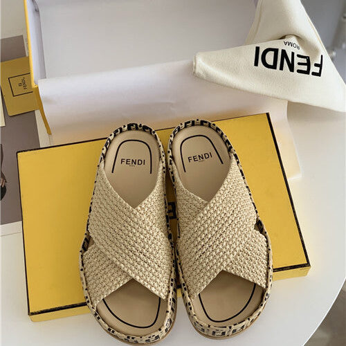 High Quality Luxury Fendi Woven Slippers Sandals alternate view
