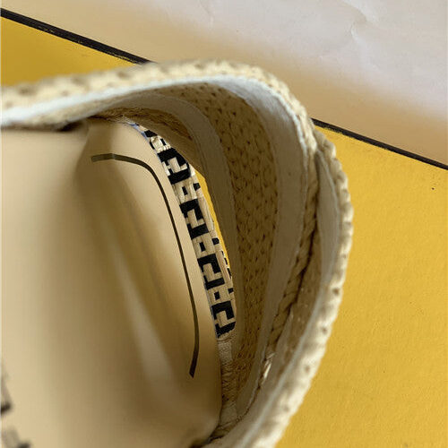 High Quality Luxury Fendi Woven Slippers Sandals product detail