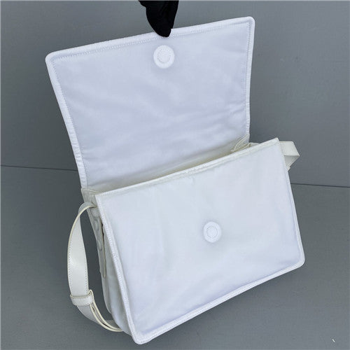 High Quality Luxury Prada Messenger Bag Small – Style 26898 product detail