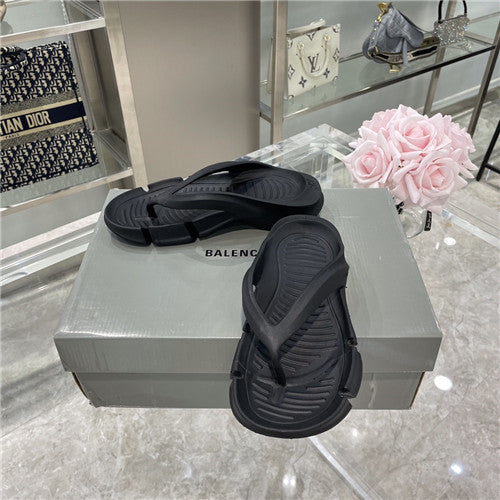High Quality Luxury Balenciaga Flip Flops – Style 72259 alternate view