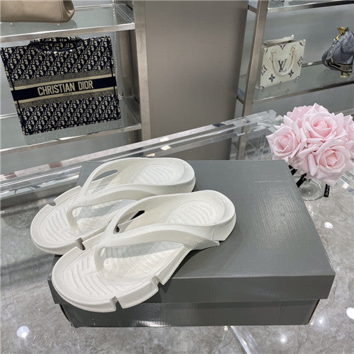High Quality Luxury Balenciaga Flip Flops – Style 73955 alternate view