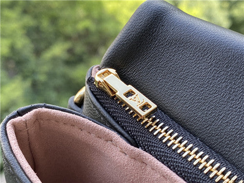 High Quality Luxury LV Pochette Coussin Leather Goods product detail
