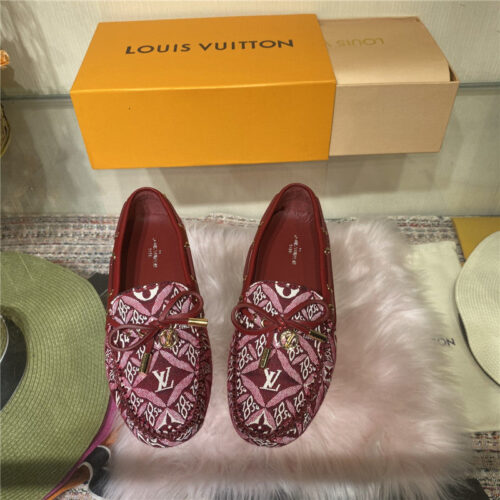 High Quality Luxury Louis Vuitton Womens Medal Beanie Shoes – Style 59203 product detail