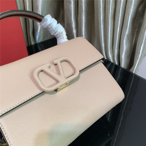 High Quality Luxury Valentino Garavani Vsling Small Shoulder Bag – Style 03796 product detail