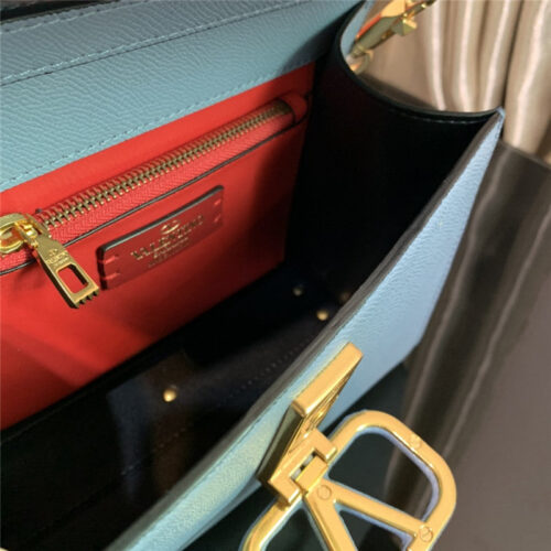 High Quality Luxury Valentino Garavani Vsling Small Shoulder Bag – Style 03798 product detail