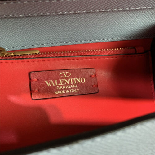 High Quality Luxury Valentino Garavani Vsling Small Shoulder Bag – Style 03798 product detail