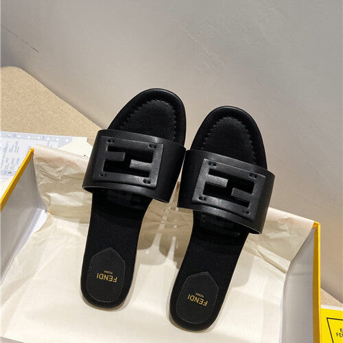 High Quality Luxury Fendi Flat Slippers product detail