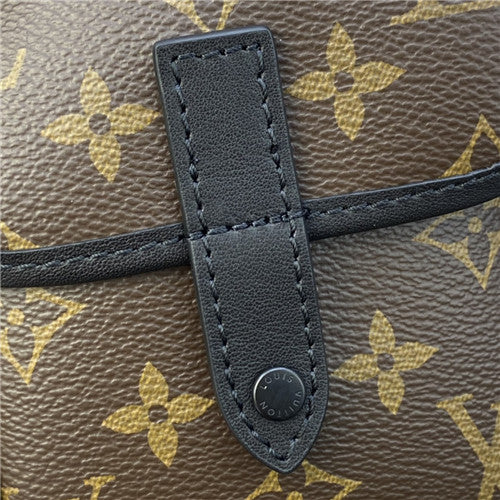 High Quality Luxury LV Christopher Wearable Wallet – Style 48327 product detail