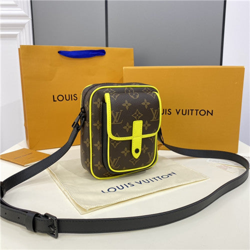 High Quality Luxury LV Christopher Wearable Wallet alternate view