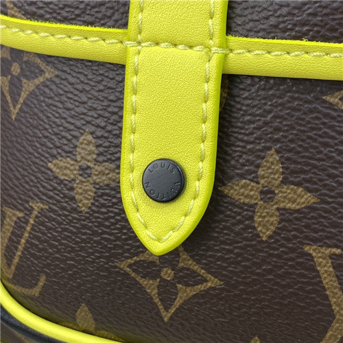 High Quality Luxury LV Christopher Wearable Wallet product detail