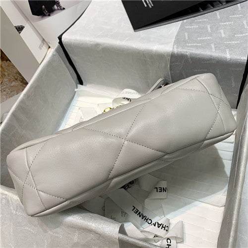 High Quality Luxury Chanel 19 Bag Flap Bag alternate view