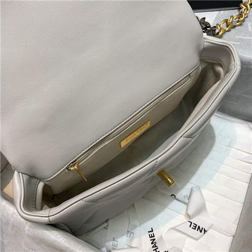 High Quality Luxury Chanel 19 Bag Flap Bag product detail