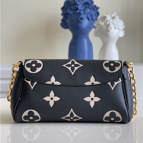High Quality Luxury Louis Vuitton Favorite Monogram Bag – Style 47660 alternate view