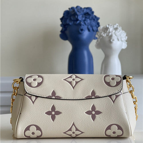 High Quality Luxury Louis Vuitton Favorite Monogram Bag alternate view