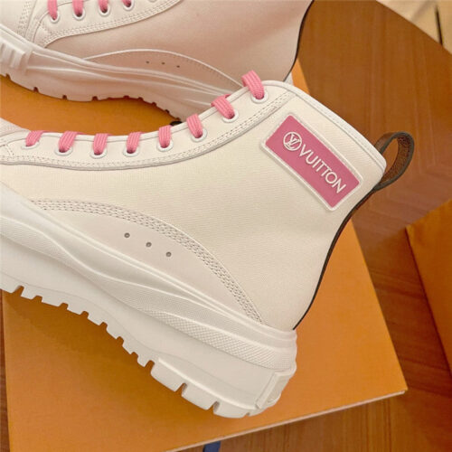 High Quality Luxury Louis Vuitton Squad Sneaker Boot – Style 69411 product detail