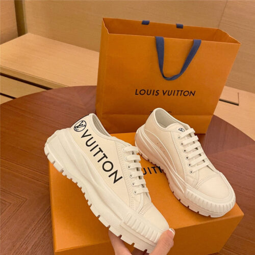 High Quality Luxury Louis Vuitton Squad Sneaker – Style 31011 alternate view