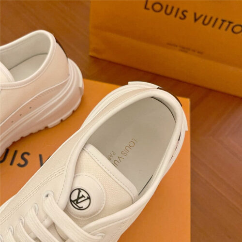 High Quality Luxury Louis Vuitton Squad Sneaker – Style 31011 product detail