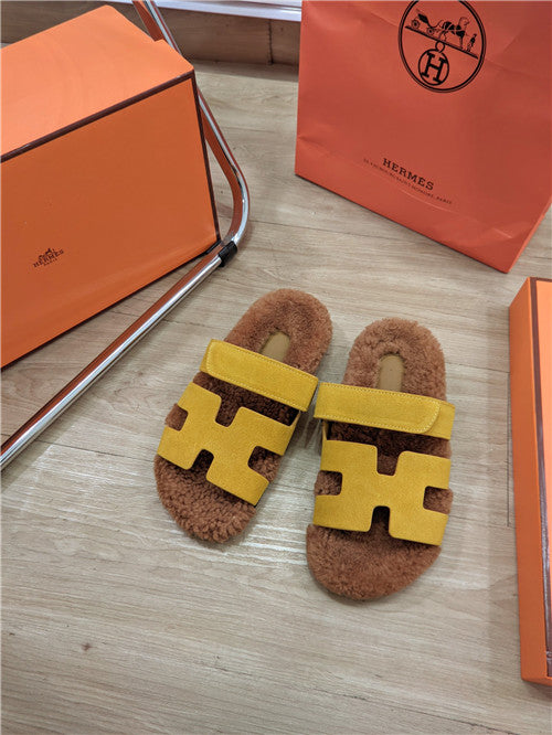 High Quality Luxury Hermes Lamb Wool Flat Slippers – Style 75459 product detail