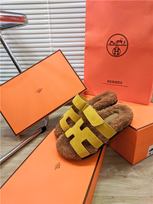 High Quality Luxury Hermes Lamb Wool Flat Slippers – Style 75459 product detail