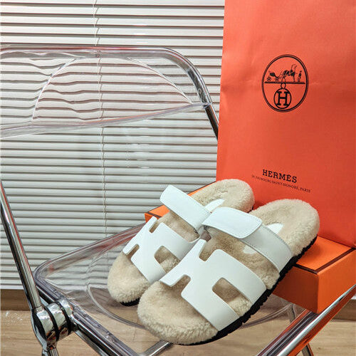 High Quality Luxury Hermes Lamb Wool Flat Slippers – Style 42691 product detail