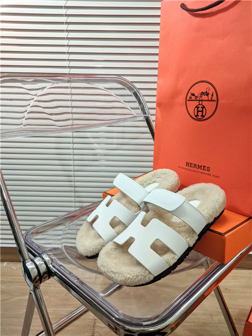 High Quality Luxury Hermes Lamb Wool Flat Slippers – Style 42691 product detail