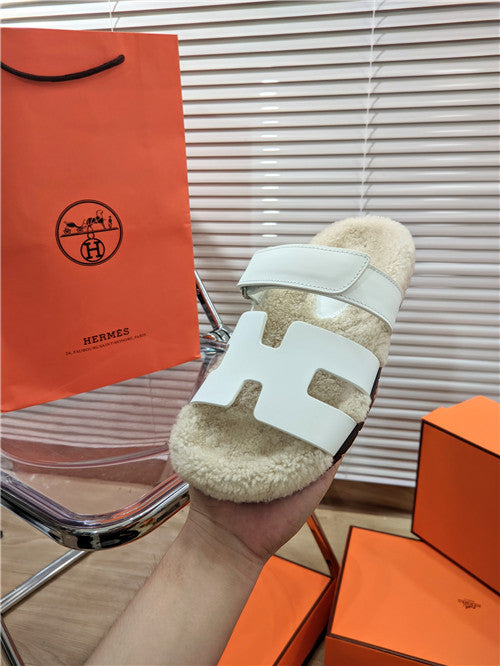 High Quality Luxury Hermes Lamb Wool Flat Slippers – Style 42691 product detail