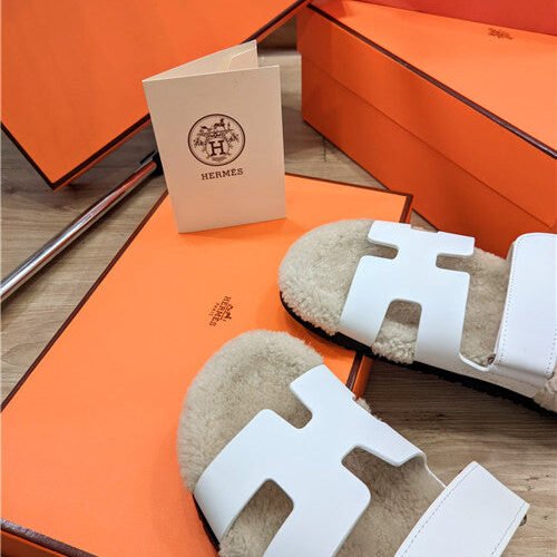 High Quality Luxury Hermes Lamb Wool Flat Slippers – Style 42691 product detail