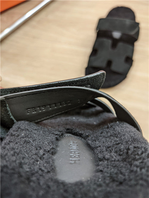 High Quality Luxury Hermes Lamb Wool Flat Slippers – Style 09923 product detail