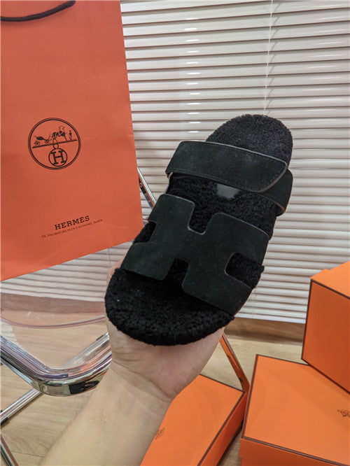 High Quality Luxury Hermes Lamb Wool Flat Slippers – Style 09923 product detail