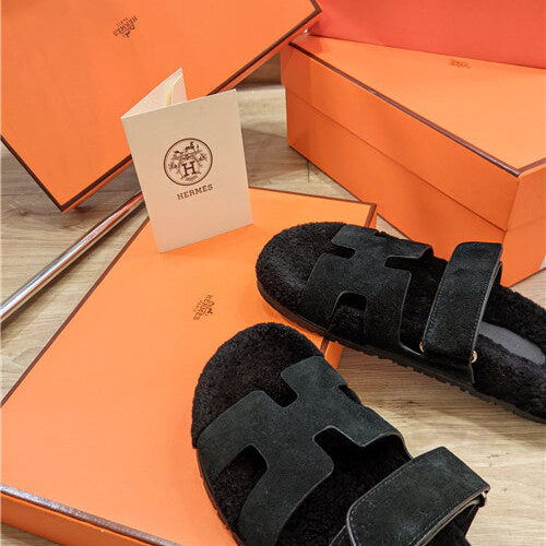 High Quality Luxury Hermes Lamb Wool Flat Slippers – Style 09923 product detail