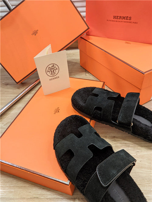 High Quality Luxury Hermes Lamb Wool Flat Slippers – Style 09923 product detail