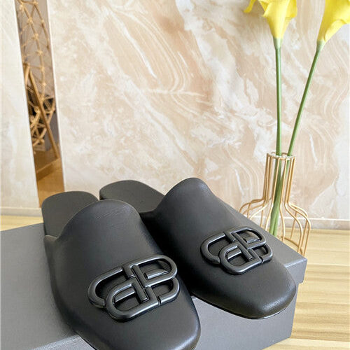 High Quality Luxury Balenciaga Round Head Flat Slippers – Style 50019 product detail