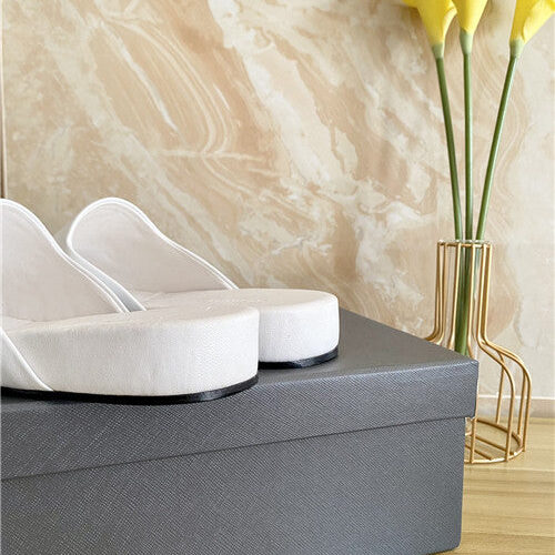 High Quality Luxury Balenciaga Round Head Flat Slippers product detail