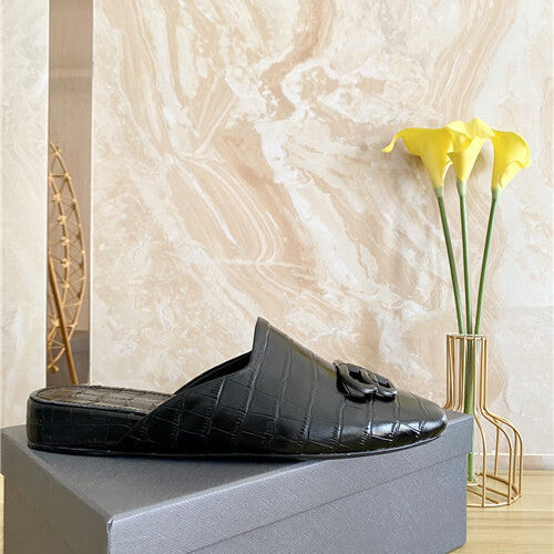 High Quality Luxury Balenciaga Round Head Flat Slippers – Style 43235 product detail