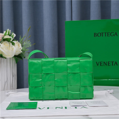 High Quality Luxury Bottega Veneta Bv Cassette Bag alternate view