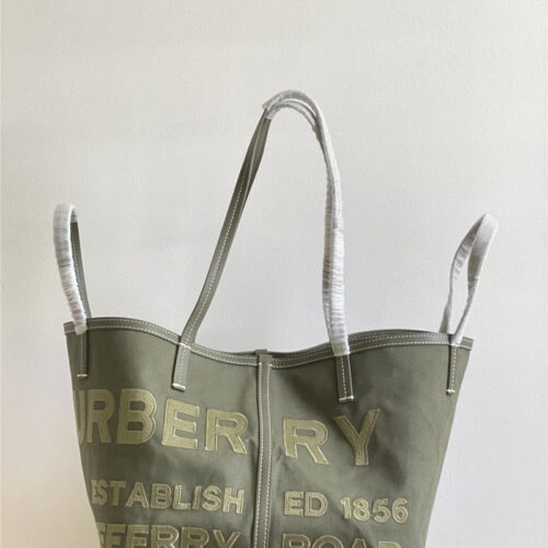 High Quality Luxury Burberry Beach Tote Bag – Style 42399 alternate view