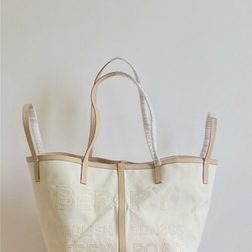 High Quality Luxury Burberry Beach Tote Bag alternate view