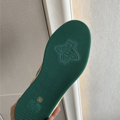High Quality Luxury Gucci Screener Leather Sneaker Womens – Style 85811 product detail