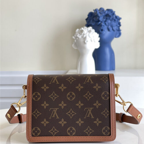 High Quality Luxury Louis Vuitton Dauphine MM Monogram Bag – Style 47629 alternate view