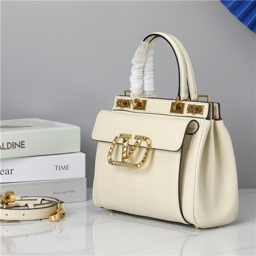 High Quality Luxury Valentino Garavani Rockstud Alcove Bag alternate view