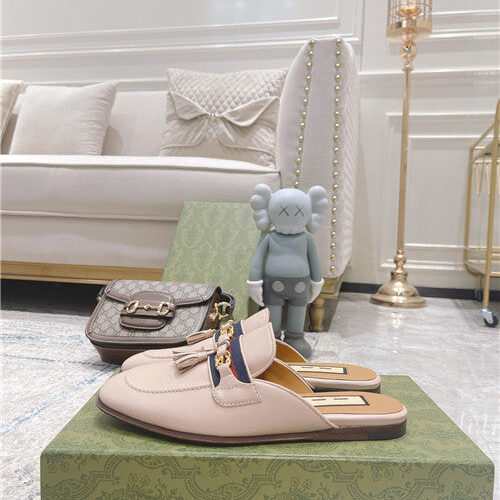 High Quality Luxury Gucci Flat Slippers Womens – Style 89843 product detail