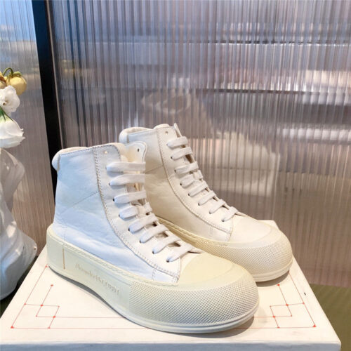 High Quality Luxury Alexander McQueen High Top Sneaker – Style 75075