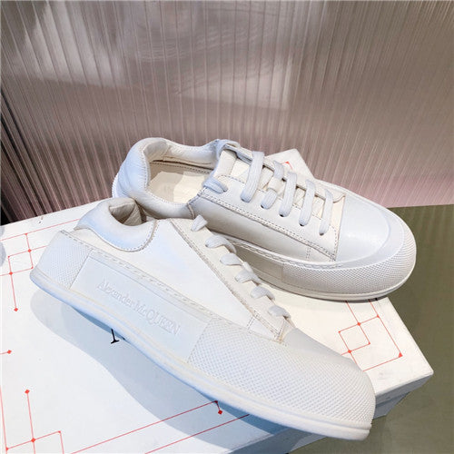 High Quality Luxury Alexander McQueen Low-Top Sneakers alternate view
