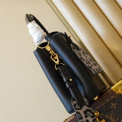 High Quality Luxury Louis Vuitton Capucines BB Bag Black product detail