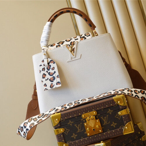 High Quality Luxury Louis Vuitton Capucines Medium Bag product detail