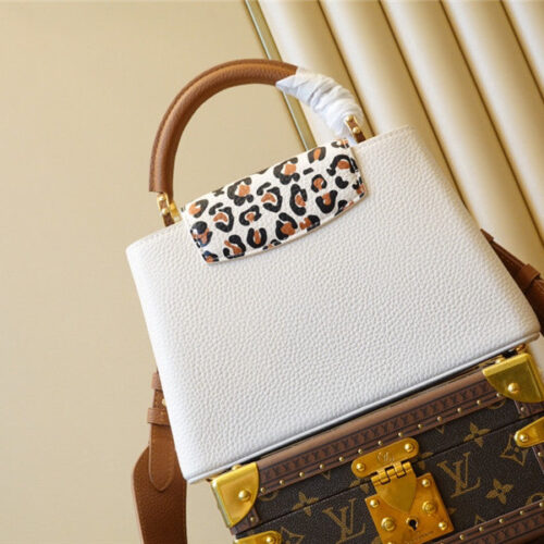 High Quality Luxury Louis Vuitton Capucines BB Bag – Style 47537 alternate view