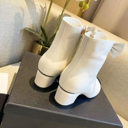 High Quality Luxury Chanel Pearl Bow Boots product detail