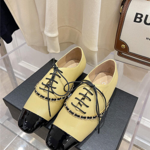 High Quality Luxury Chanel Chain Flat Shoes – Style 54214 alternate view