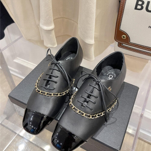 High Quality Luxury Chanel Chain Flat Shoes – Style 50822 alternate view